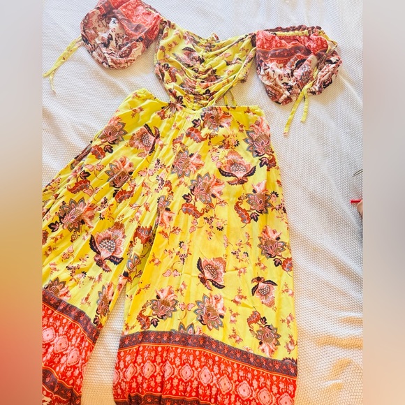 FREE PEOPLE Bali Citrus Skies Paisley Ruched
Halter Neck Flowy Jumpsuit - Picture 12 of 13